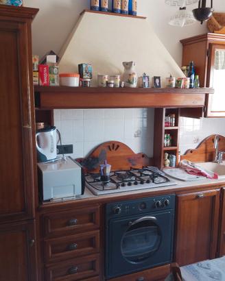 cappa per cucina finitura noce 