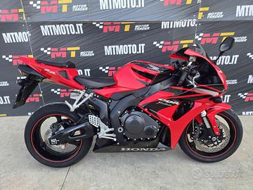 HONDA CBR 1000 RR 35 Foto e Video 360