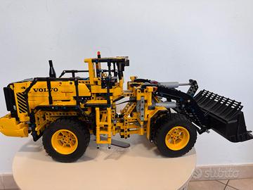 LEGO Technic 42030 Volvo L350F