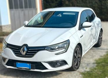 Renault Megane  IV 20161.5  blue dci Intens 1