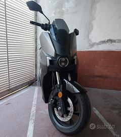 Seat Mó (Silence S01) scooter elettrico 125