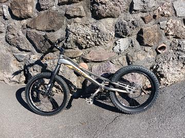 Bike trial Monty