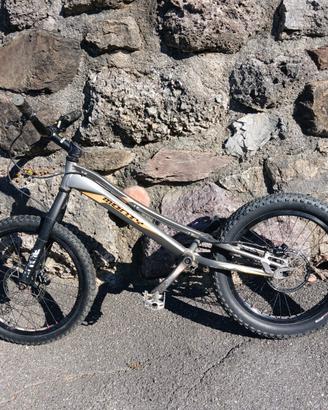 Bike trial Monty