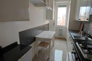 Pero (Mi) privato affitta bilocale arredato