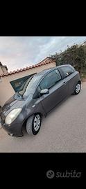 Toyota yaris 1000 benzina