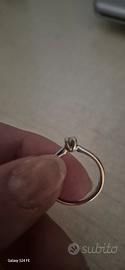 anello con diamante
