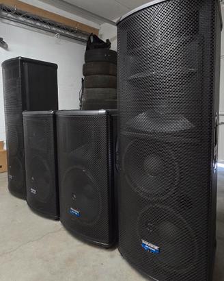 Mackie SA1521 e SA1232