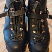 scarpe da alpinismo pesante anni 50