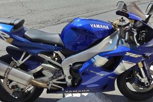 YAMAHA YZF R1 R1