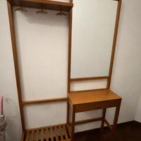 Mobile da ingresso con specchio