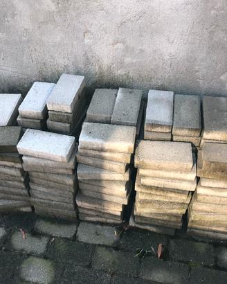 Mattoni blocchi blocchetti pieni cemento