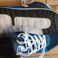 Scarpe di   bambino. Numero 38. 