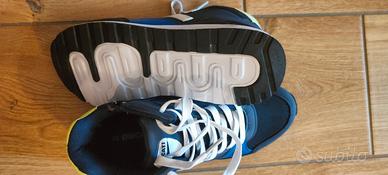 Scarpe di   bambino. Numero 38. 