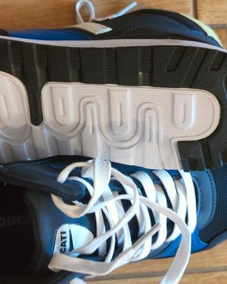 Scarpe di   bambino. Numero 38. 