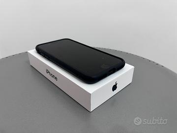 Apple iPhone SE (2022)