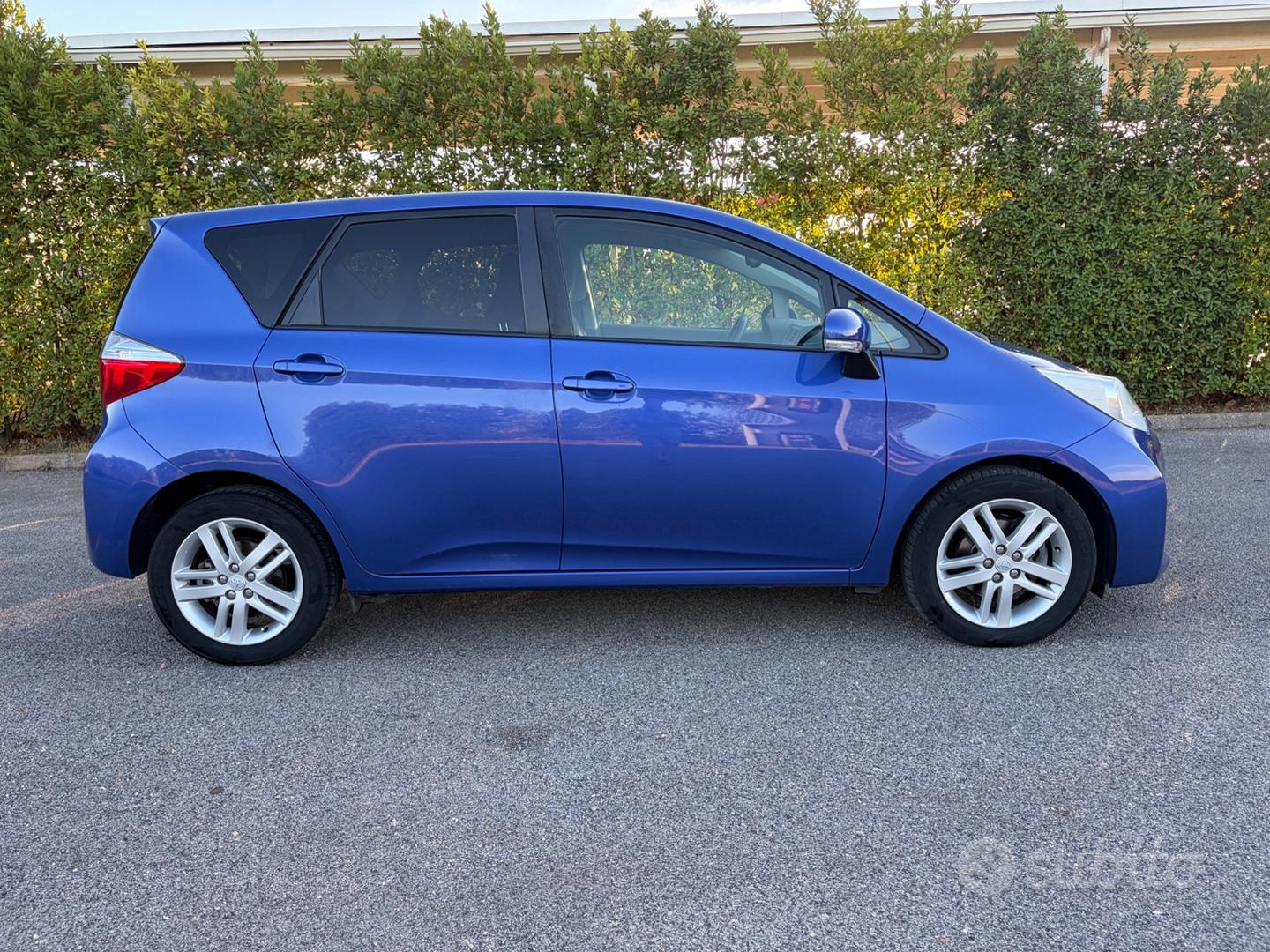 Toyota Verso-S 2012 photo 5