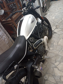 Ducati scarmbler
