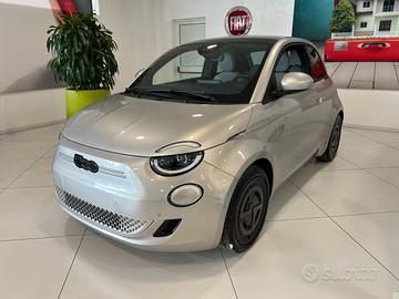 FIAT 500e Hatchback My25 500e - Giorgio Armani 320