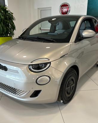 FIAT 500e Hatchback My25 500e - Giorgio Armani 320