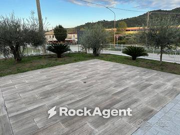 Immobile di 96 m² con 2 locali a Alanno