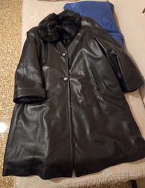 Cappotto montone in pelle nera con pelliccia lapin