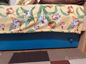 Letto con casseti