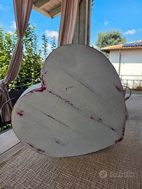 Cuore decorativo in legno