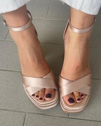 Scarpe con tacco alto colore rosa - numero 35