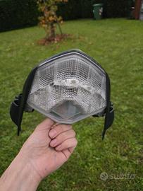 faro posteriore z 750r