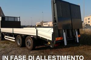 IVECO AD 260S31 - Km 229.000 Pianale con rampe