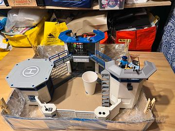 Caserma Polizia Playmobil completa con accessori