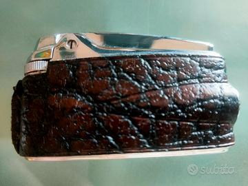 Accendino Ronson rivestito in pelle.