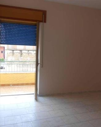 Appartamento di 90 m² con 3 locali e box auto a Mo