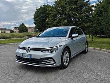 Volkswagen Golf 8 Automatica Neopatentati