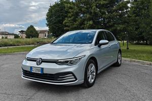 Volkswagen Golf 8 Automatica Neopatentati