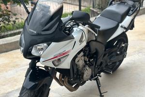 Honda cbf 600