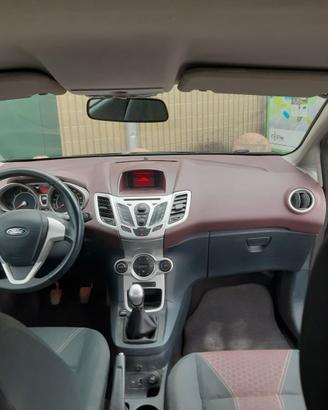 Ford  Fiesta 1.2 16 valvole Titanium Impianto Gpl