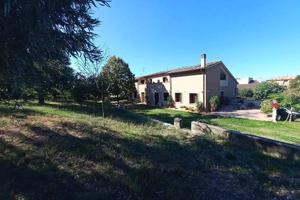 Villa di 600 m² con più di 5 locali e box auto dop