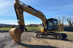 CAT ESCAVATORE CINGOLATO 323 LN