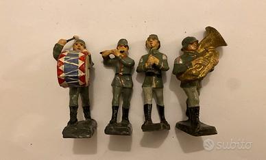 Vecchi soldatini  in pasta suonatori
