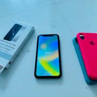 Iphone XR 256 GB nero + 2 cover + screen protector