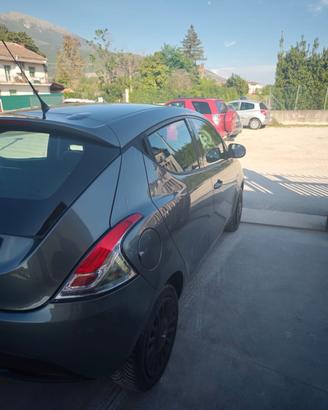 Lancia Ypsilon 1.2 69 CV 5 porte Gold garantita