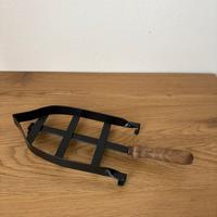 Poggia ferro da stiro vintage in ferro e legno