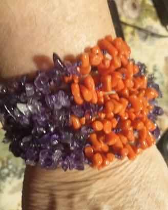 Bracciale in corallo rosso e ametista lilla.