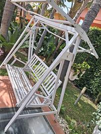 Tavolo sedie dondolo e carrello 