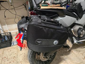 Borse GIVI T411 espandibili.