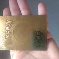 carta Pokémon colore oro 