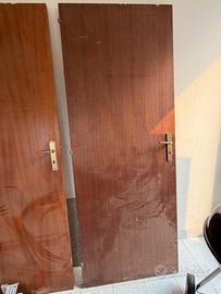 Porte in legno per interni.