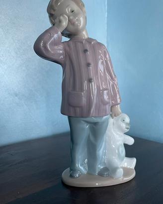 Bimbo con orsetto Nao Lladro