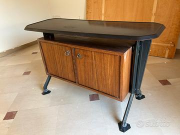 Mobiletto studio BBPR arco per Olivetti